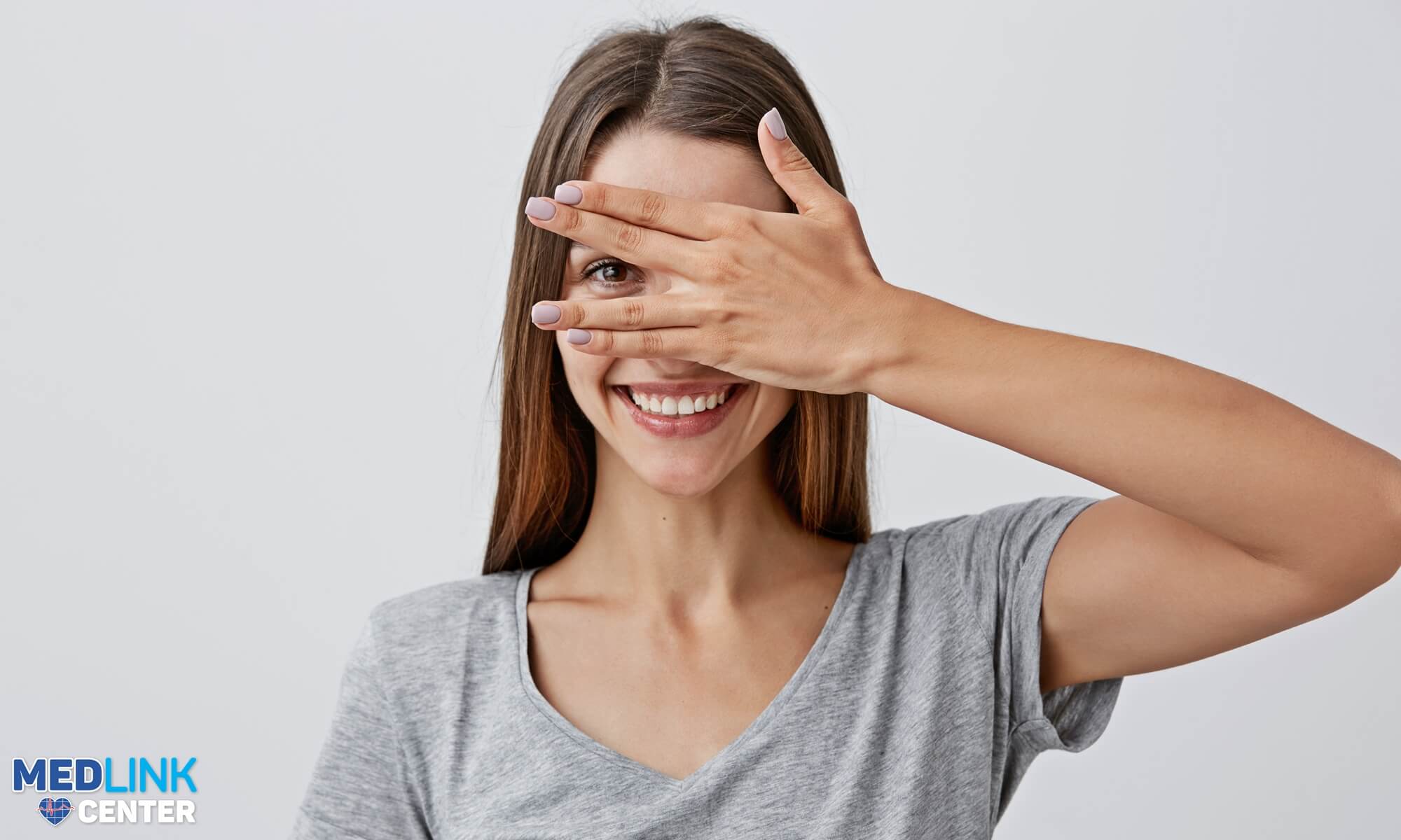 Acid hialuronic riduri: corectarea imperfecțiunilor în zona ochilor